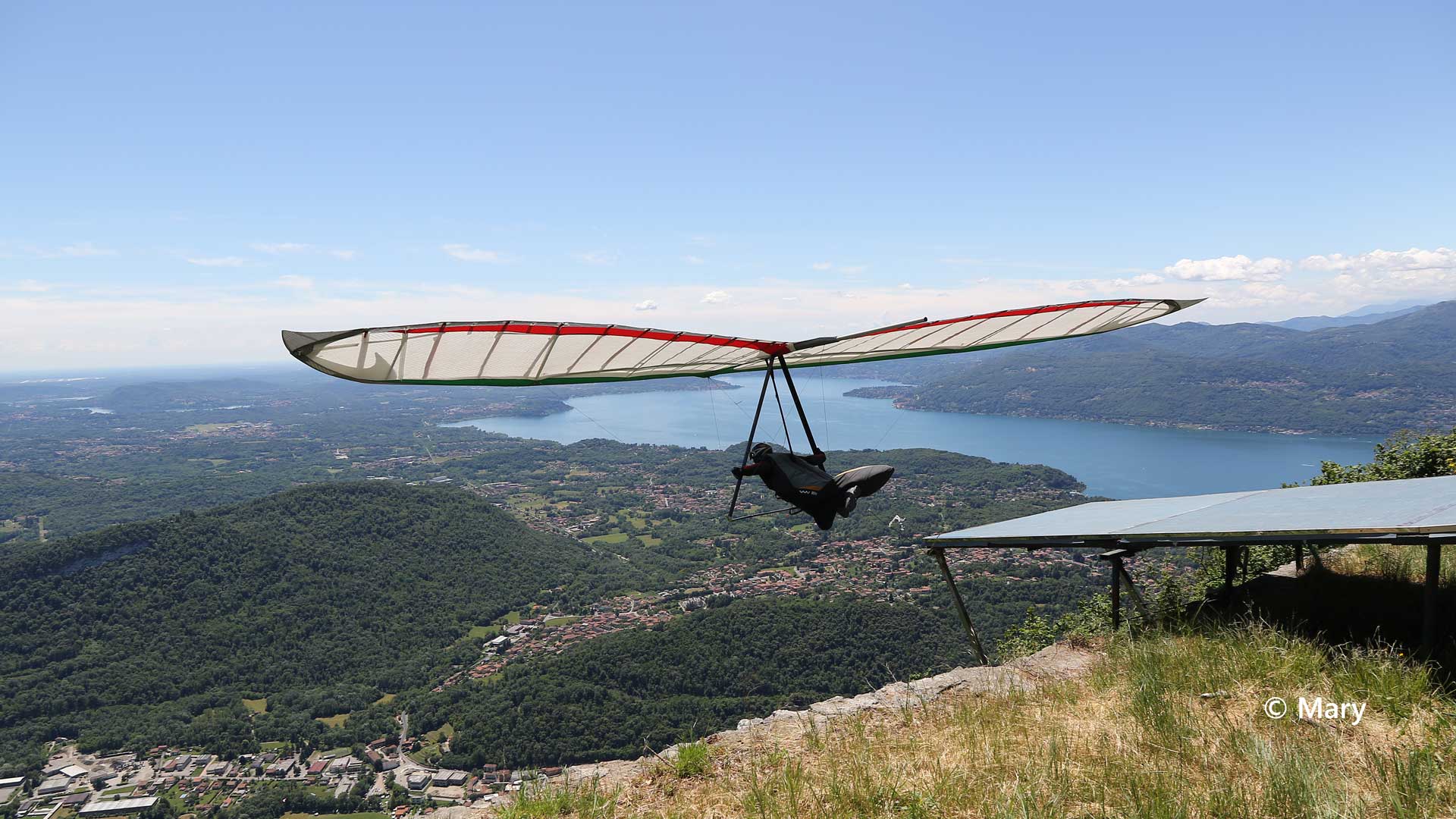 Icaro aterrizaje aéreo