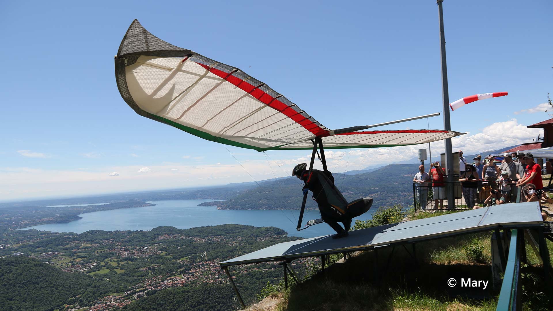 Icaro aterrizaje aéreo